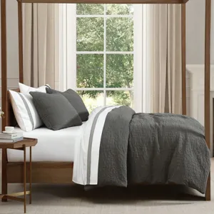 Porto Matelass&eacute; Bedding Set