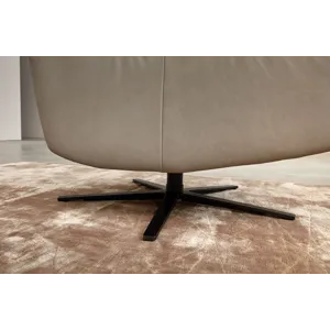 Aura Lounge Chair