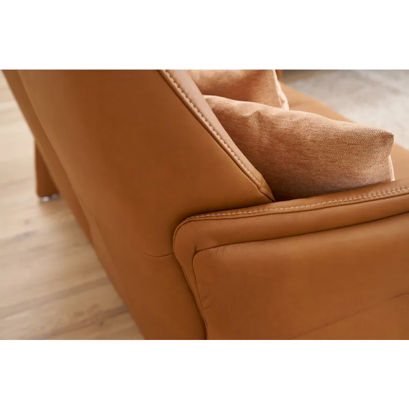 Vanda Sofa