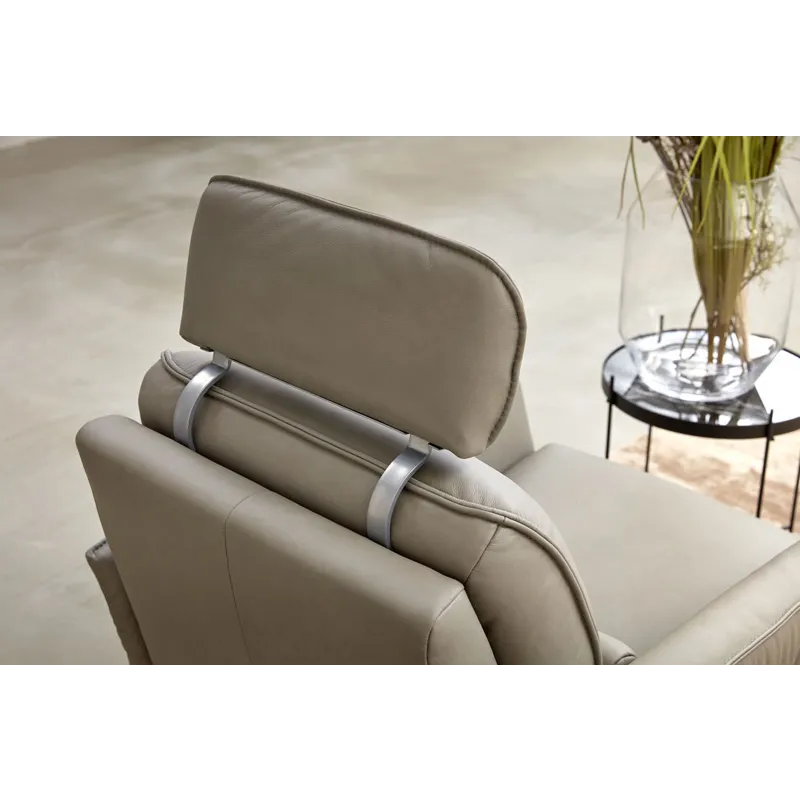 Aura Lounge Chair