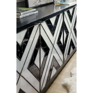 Sanctuary Grand Noir Et Blanc Entertainment Console Detail