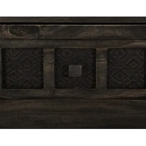 Amelia Chest