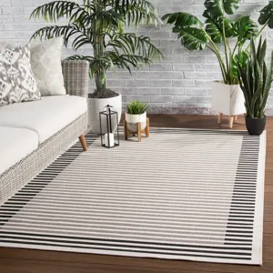 Catamaran Fathom Indoor/ Outdoor Stripe Ivory/ Black Area Rug (4'X5'7")