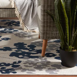 Catamaran Mariner Indoor/ Outdoor Floral Blue/ Gray Area Rug (7'10"X10'10")