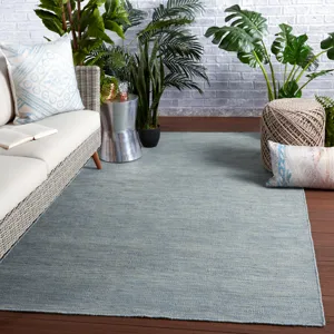 Carmel Sunridge Indoor/ Outdoor Solid Light Blue Area Rug (2'X3')