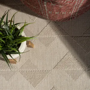 Fresno Zemira Indoor/ Outdoor Geometric Cream Area Rug (4'X5'7")