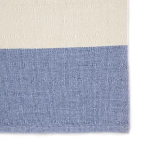 Lanai Remora Indoor/ Outdoor Stripe Blue/ Ivory Area Rug (5'X8')