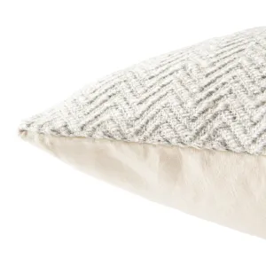Peykan Marana White/ Gray Chevron Poly Throw Pillow 22 inch