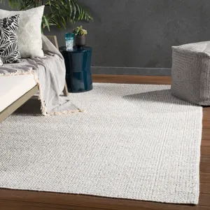 Rebecca Limon Indoor/ Outdoor Solid Ivory/ Gray Area Rug (9'X12')