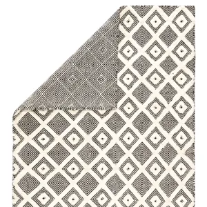 Rebecca Bosc Indoor/ Outdoor Trellis Ivory/ Black Area Rug (7'10"X10'10")
