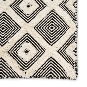 Rebecca Bosc Indoor/ Outdoor Trellis Ivory/ Black Area Rug (7'10"X10'10")