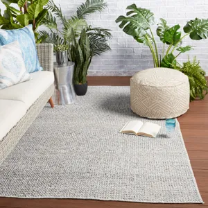 Rebecca Crispin Indoor/ Outdoor Solid Gray/ Ivory Area Rug (9'X12')