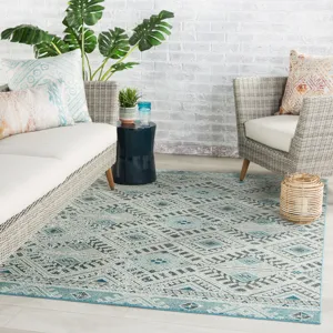 Rhythmik by Nikki Chu Nikki Chu by  Sax Indoor/ Outdoor Tribal Blue/ White Area Rug (4'X5'8")