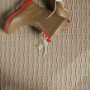 Tahiti Vibe by  Poerava Indoor/ Outdoor Border Gray/ Taupe Area Rug (5'3"X7'6")