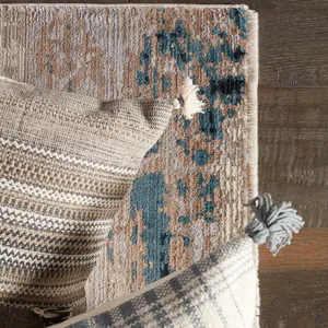 Tunderra Vibe by  Wystan Abstract Gray/ Blue Area Rug (5'3"X7'6")