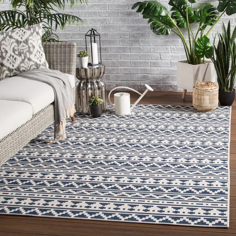 Catamaran Killick Indoor/ Outdoor Tribal Blue/ Ivory Area Rug (7'10"X10'10")