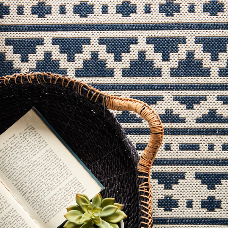 Catamaran Killick Indoor/ Outdoor Tribal Blue/ Ivory Area Rug (7'10"X10'10")