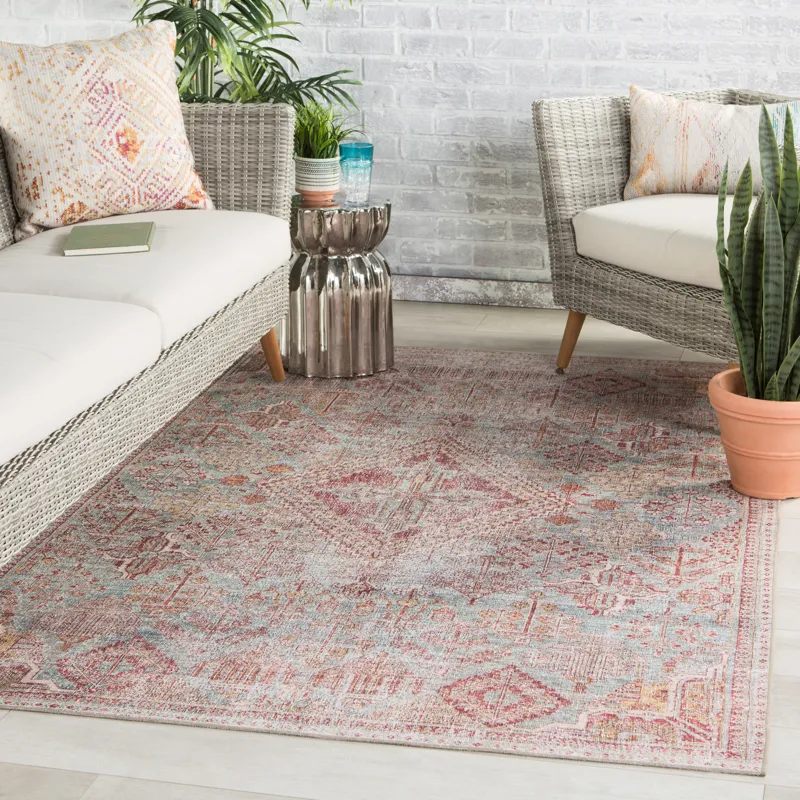 Chateau Kendrick Indoor/ Outdoor Medallion Sky Blue/ Pink Area Rug (8'X10')