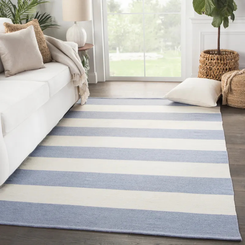 Lanai Remora Indoor/ Outdoor Stripe Blue/ Ivory Area Rug (5'X8')