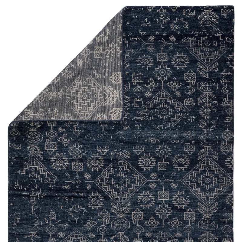 Liberty Azuma Hand-Knotted Tribal Dark Blue/ Light Gray Area Rug (5'6"X8')