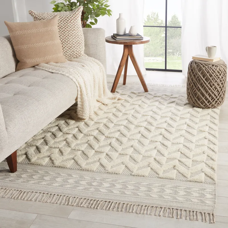 Maracas Cidra Handmade Geometric Light Gray/ Cream Area Rug (5'X8')