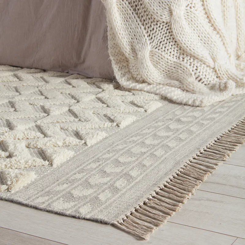 Maracas Cidra Handmade Geometric Light Gray/ Cream Area Rug (5'X8')