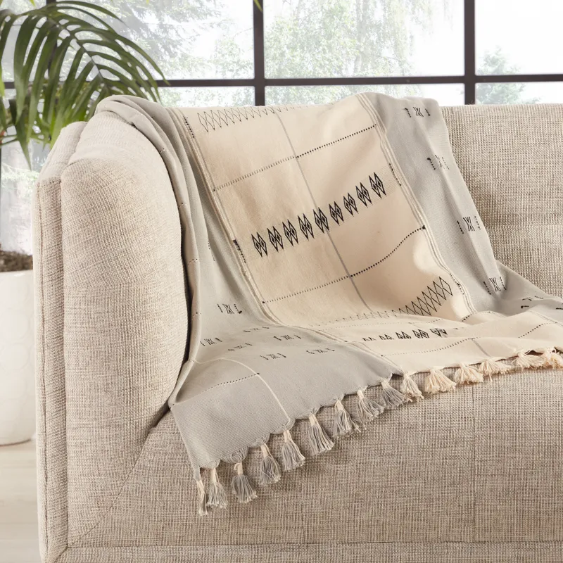 Nagaland Throw Sekrenyi Hand-Loomed Tribal Cream/ Gray Throw