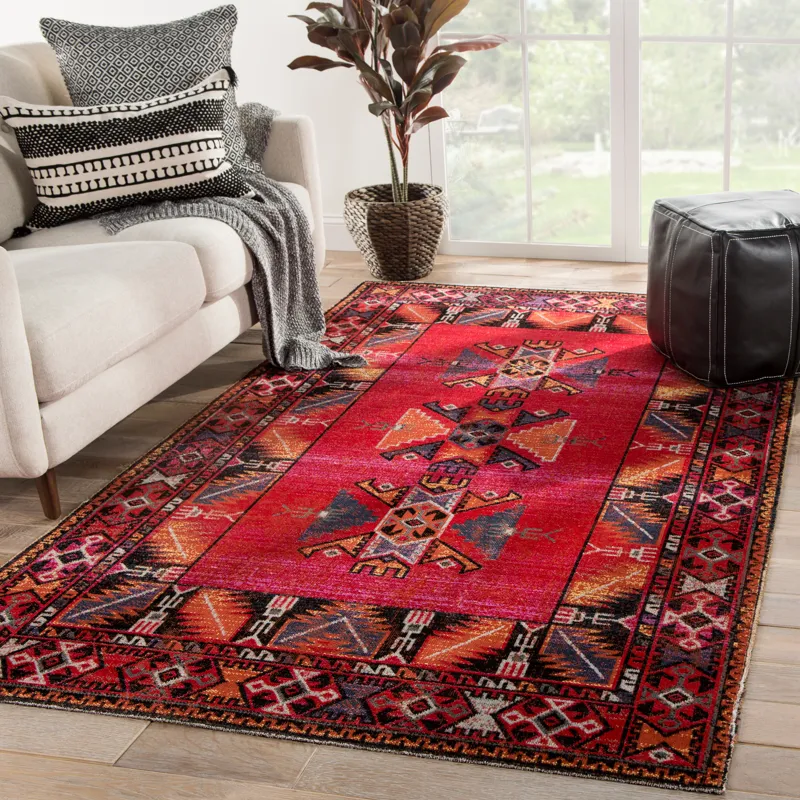 Polaris Paloma Indoor/ Outdoor Tribal Red/ Black Runner Rug (2'6"X8')