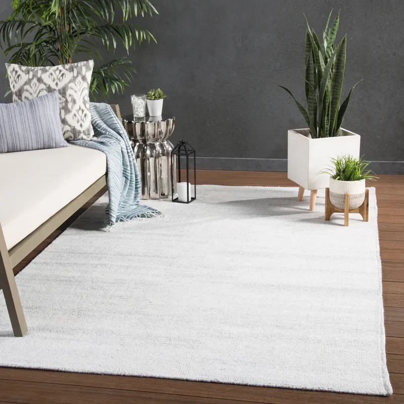 Rebecca Limon Indoor/ Outdoor Solid White Area Rug (9'X12')