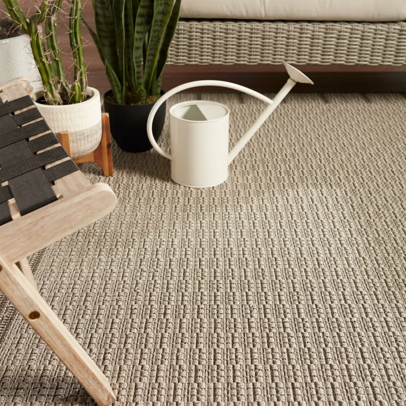 Tahiti Vibe by  Poerava Indoor/ Outdoor Border Gray/ Taupe Area Rug (5'3"X7'6")