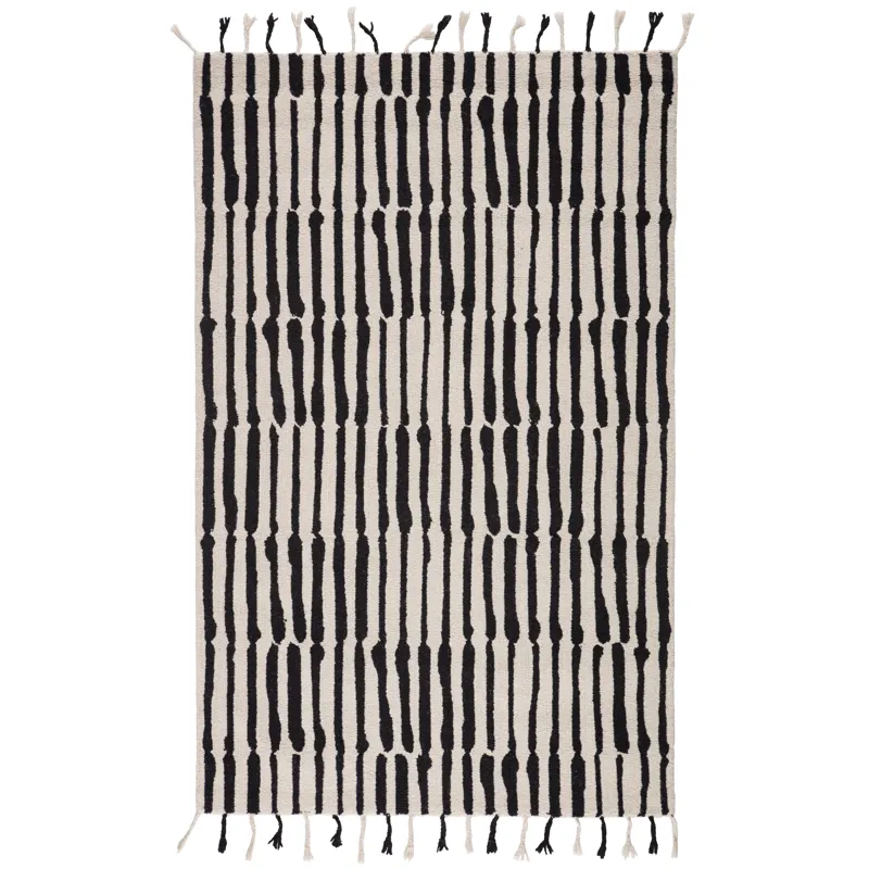 Vera By Nikki Chu Nikki Chu by  Saville Handmade Tribal Black/ Ivory Area Rug (2'X3')