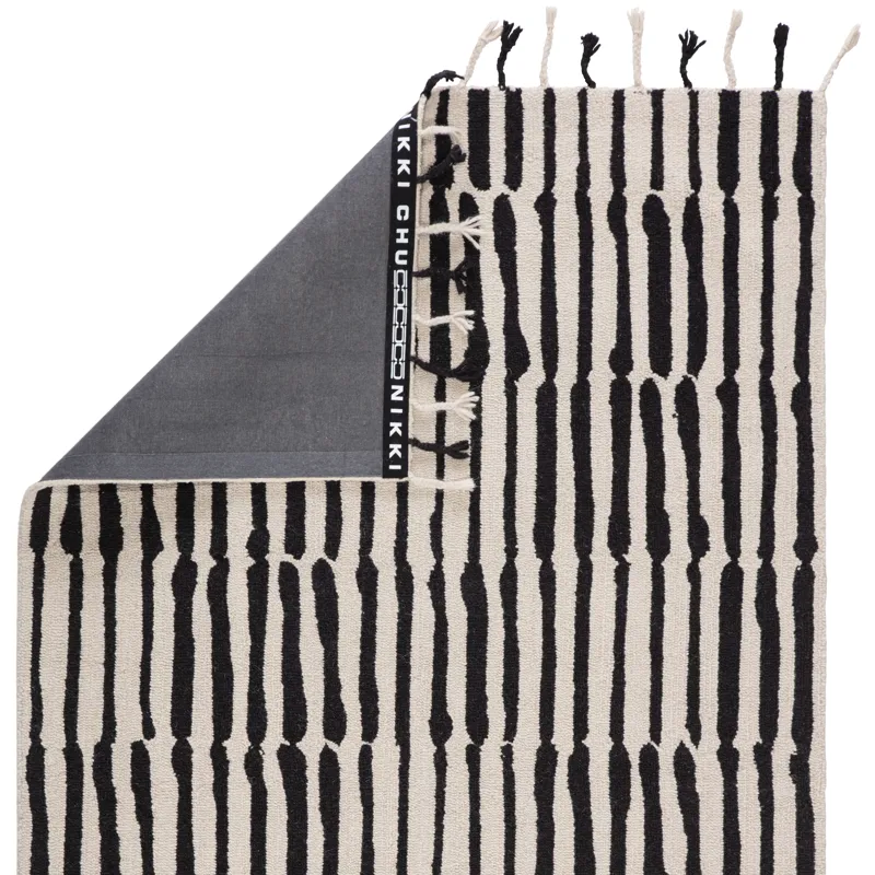 Vera By Nikki Chu Nikki Chu by  Saville Handmade Tribal Black/ Ivory Area Rug (2'X3')