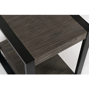 Pinnacle Chairside Table