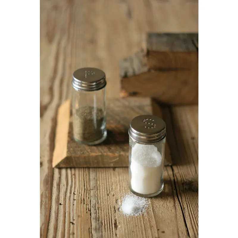 SET OF 2 RETRO SALT & PEPPER SHAKERS