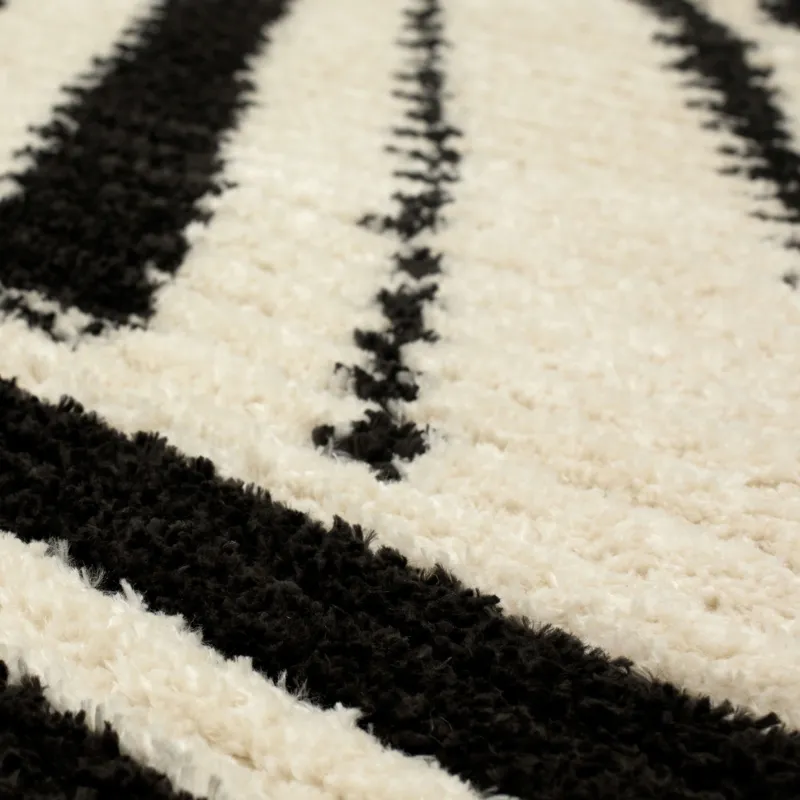 Traverse Four Corners Rug - 8' x 10' Closeup