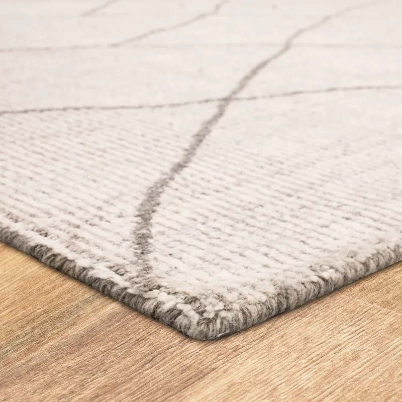 Tangier Tribal Diamond Silver Rug - 5' x 8' Angle