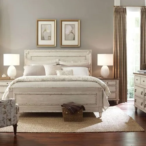 Southbury Panel Queen Bed