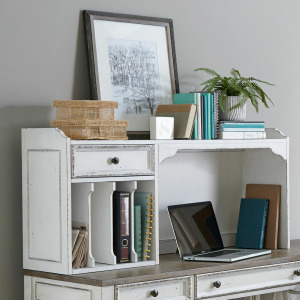 Magnolia Manor Hutch