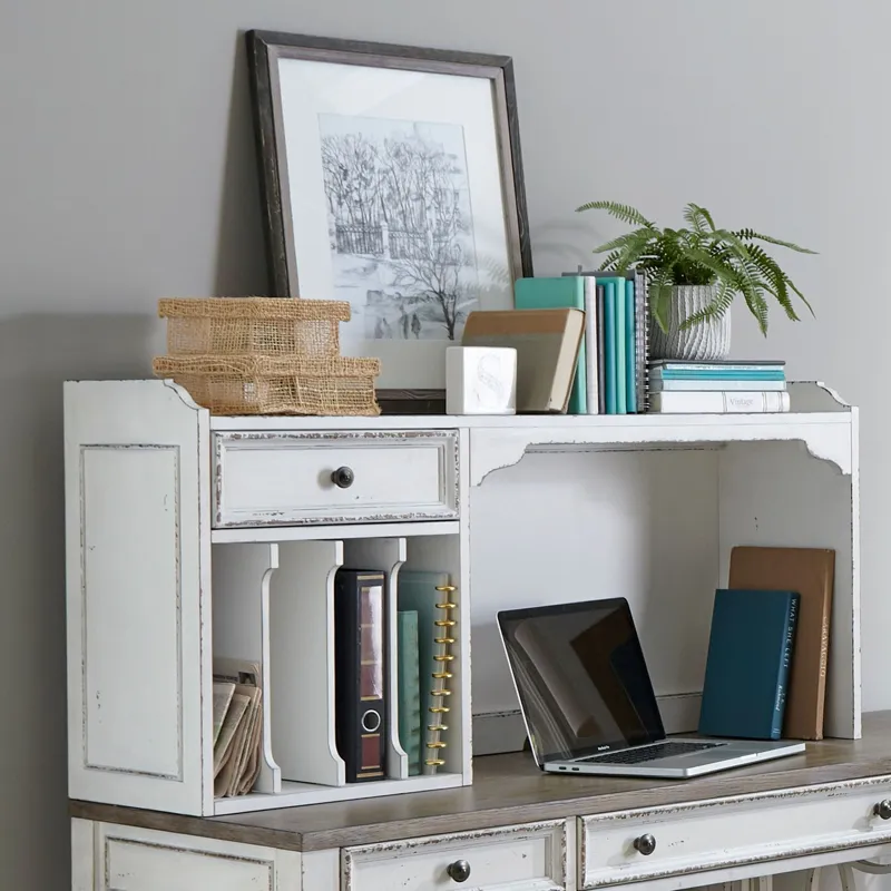 Magnolia Manor Hutch