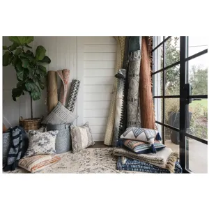 DK-01 STORM (2'3" x 3'9")