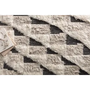 Khalid Natural / Black Rug (7' 9" X 9' 9")