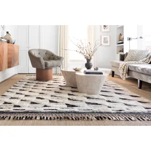 Khalid Natural / Black Rug (7' 9" X 9' 9")