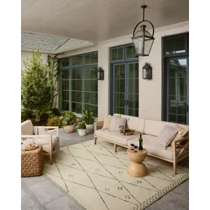 Loloi Saylor Ivory / Pebble 6\'-3\" x 9\'-2\" Indoor/Outdoor Rug