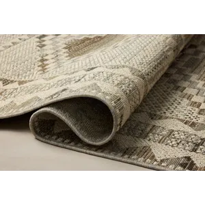 Loloi Saylor Ivory / Granite 7\'-6\" x 7\'-6\" Indoor/Outdoor Rug