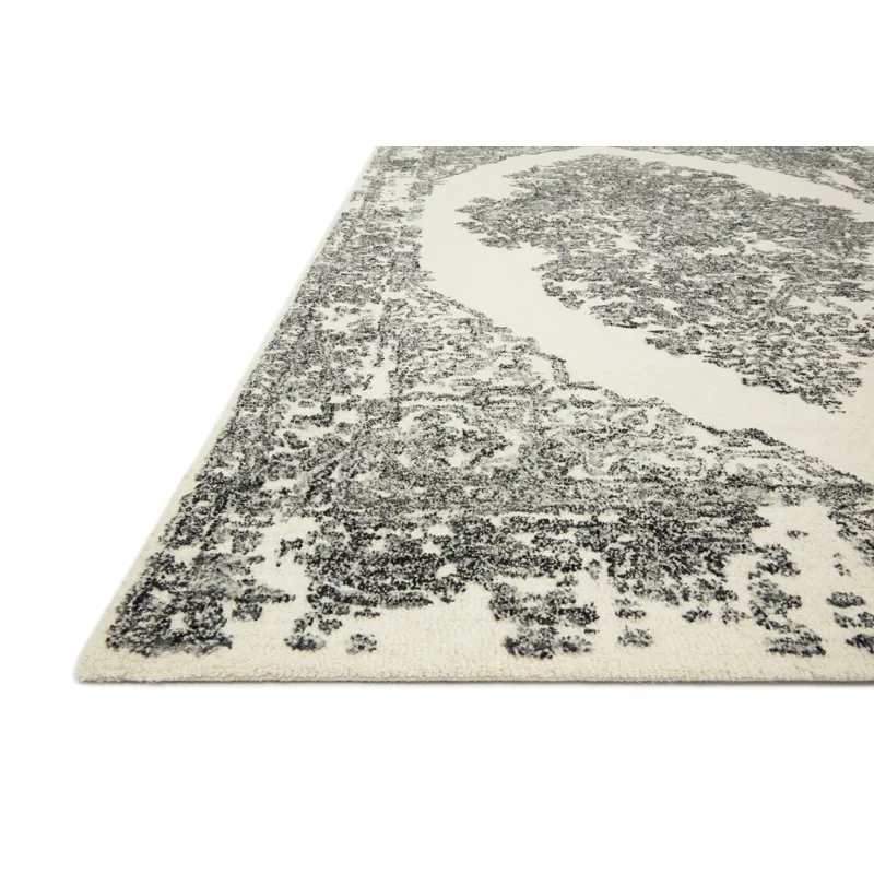 Annie White / Black Rug (2' 3" X 3' 9")