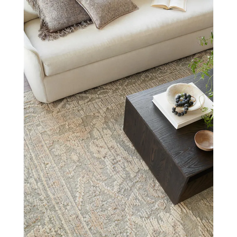 Emilia 2\'-6\" X 13\'-6\" Rug