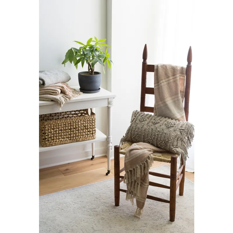 Everly Ivory / Ivory Rug (6' 7" X 9' 2")