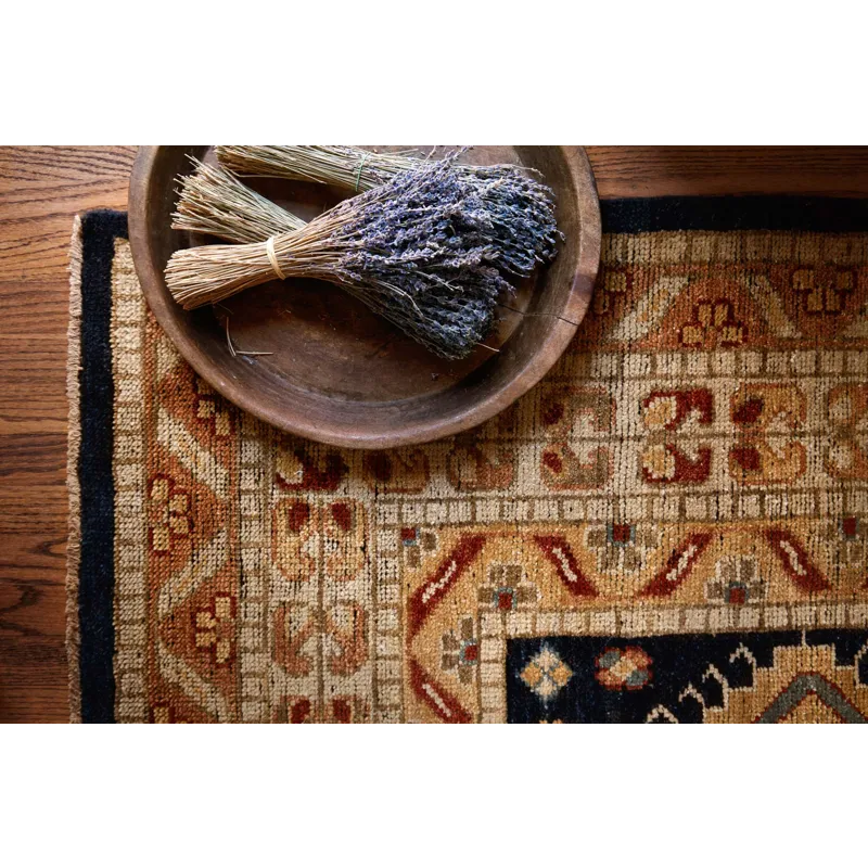 Heirloom 2\'-9\" X 8\'-0\" Rug