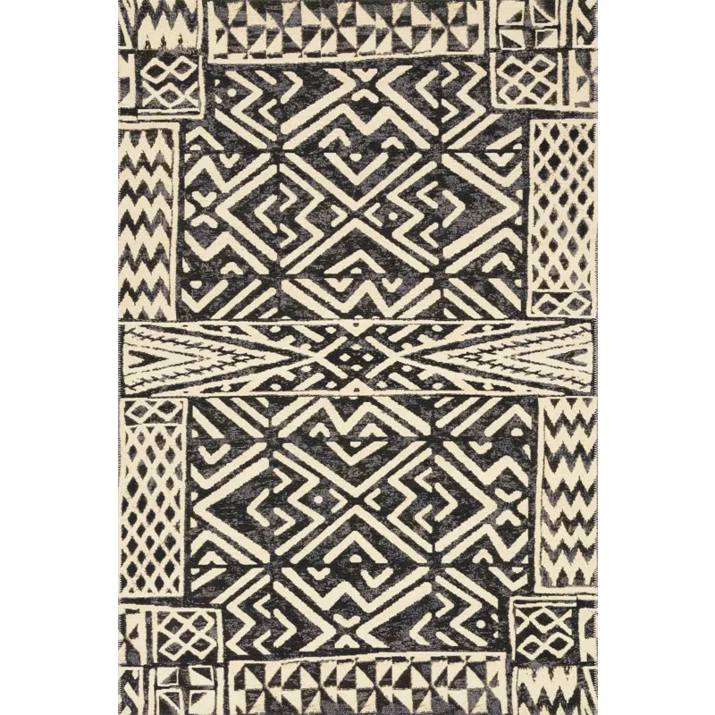 Mika Ivory / Black Rug (10' 6" X 13' 9")