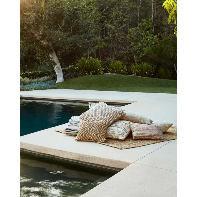 Loloi X Ed Ellen Degeneres 18\" X 18\", Poly-Filled Pillow